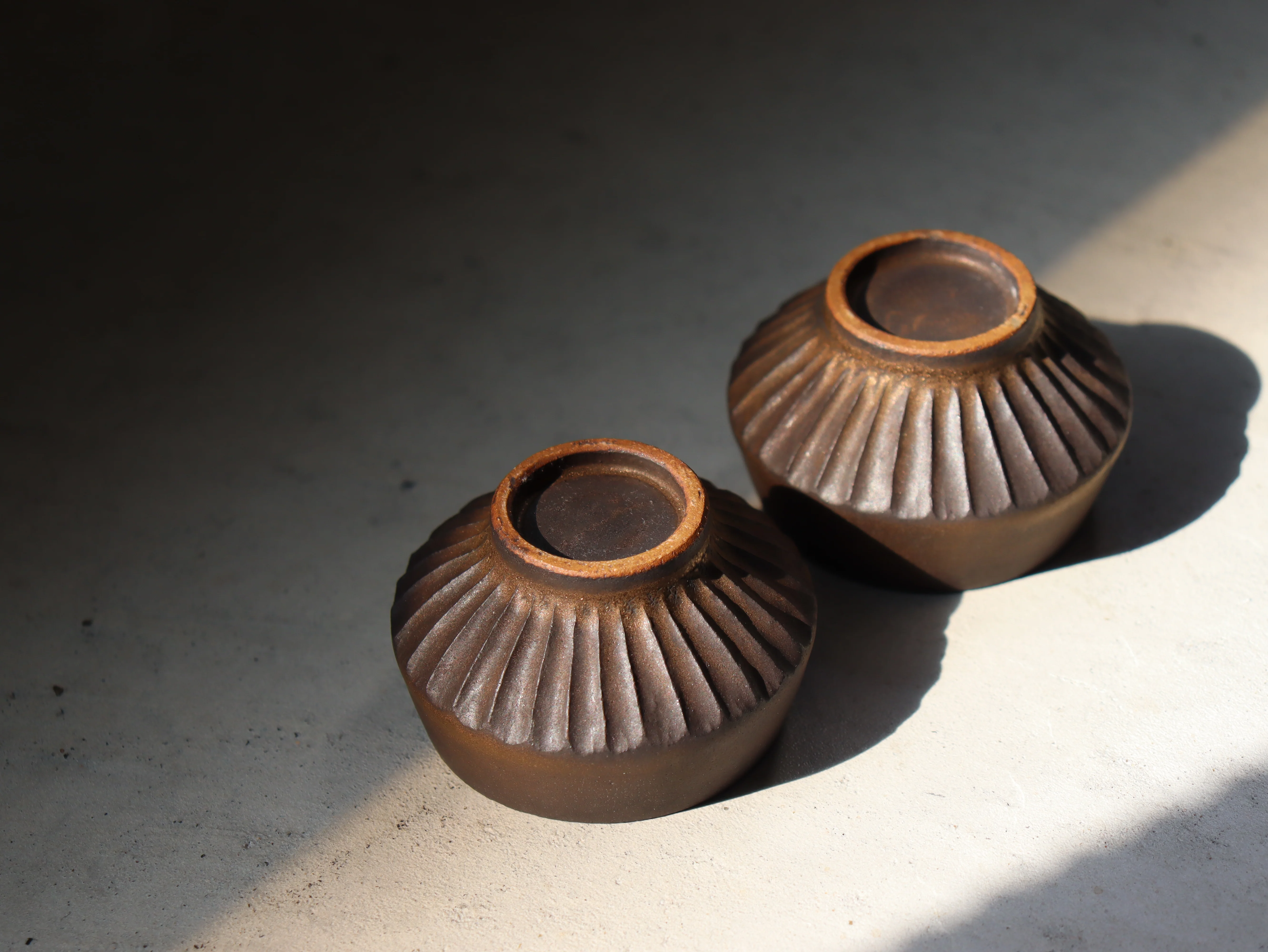 Emui: Handmade Bronzed Guinomi Cup - Image 6