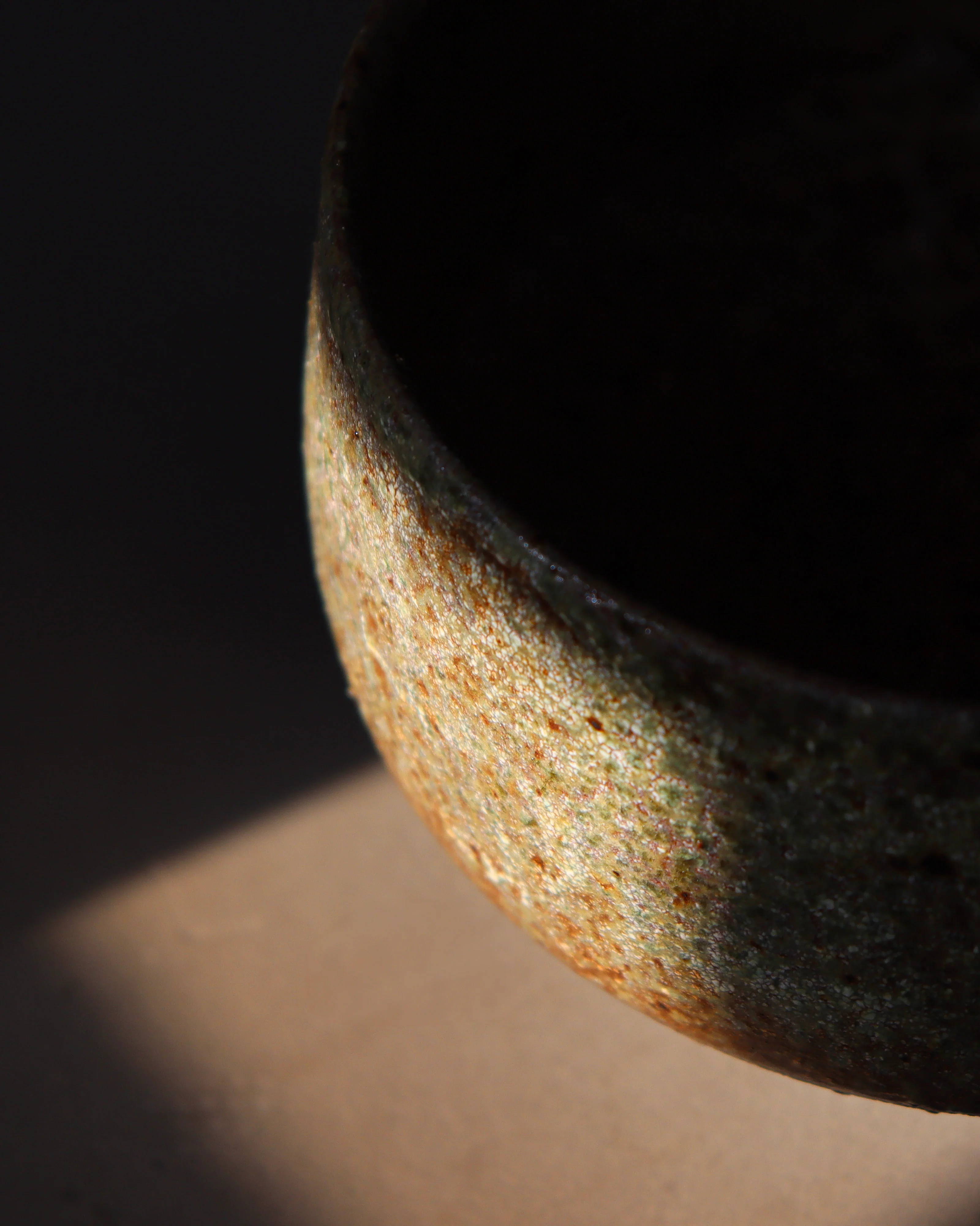 Emui: Handmade Matcha Bowl Kogaregasumi 焦霞 (Autumn Ember) - Image 3
