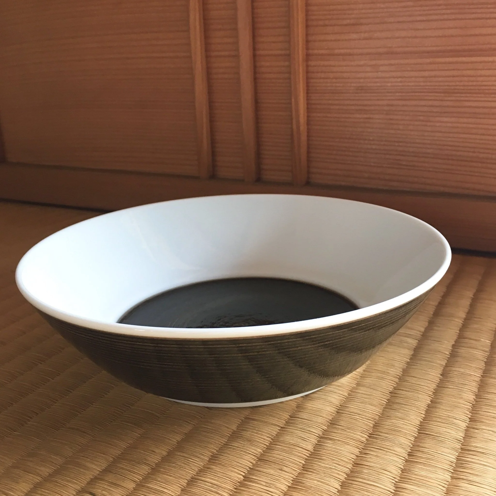 Hakusan Porcelain: Hasamiyaki Bowl - "Threads of Hemp" (Indigo or Sepia) - Image 6