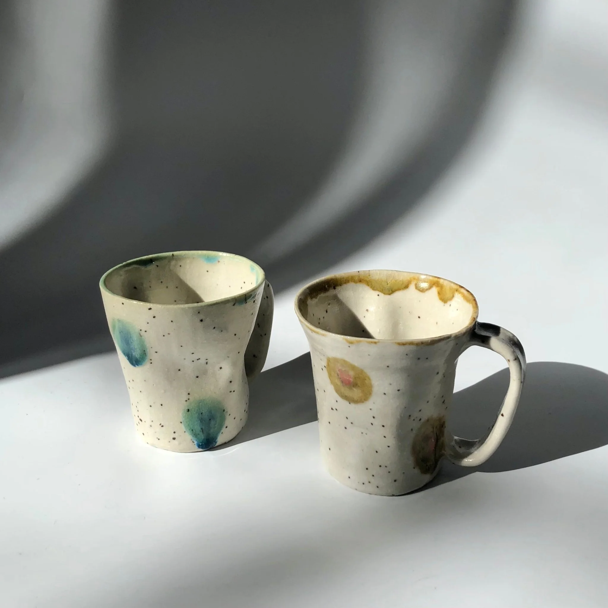 Hiroshi Hirai: Heart Shaped Mug Cup, Green Accents - Image 4