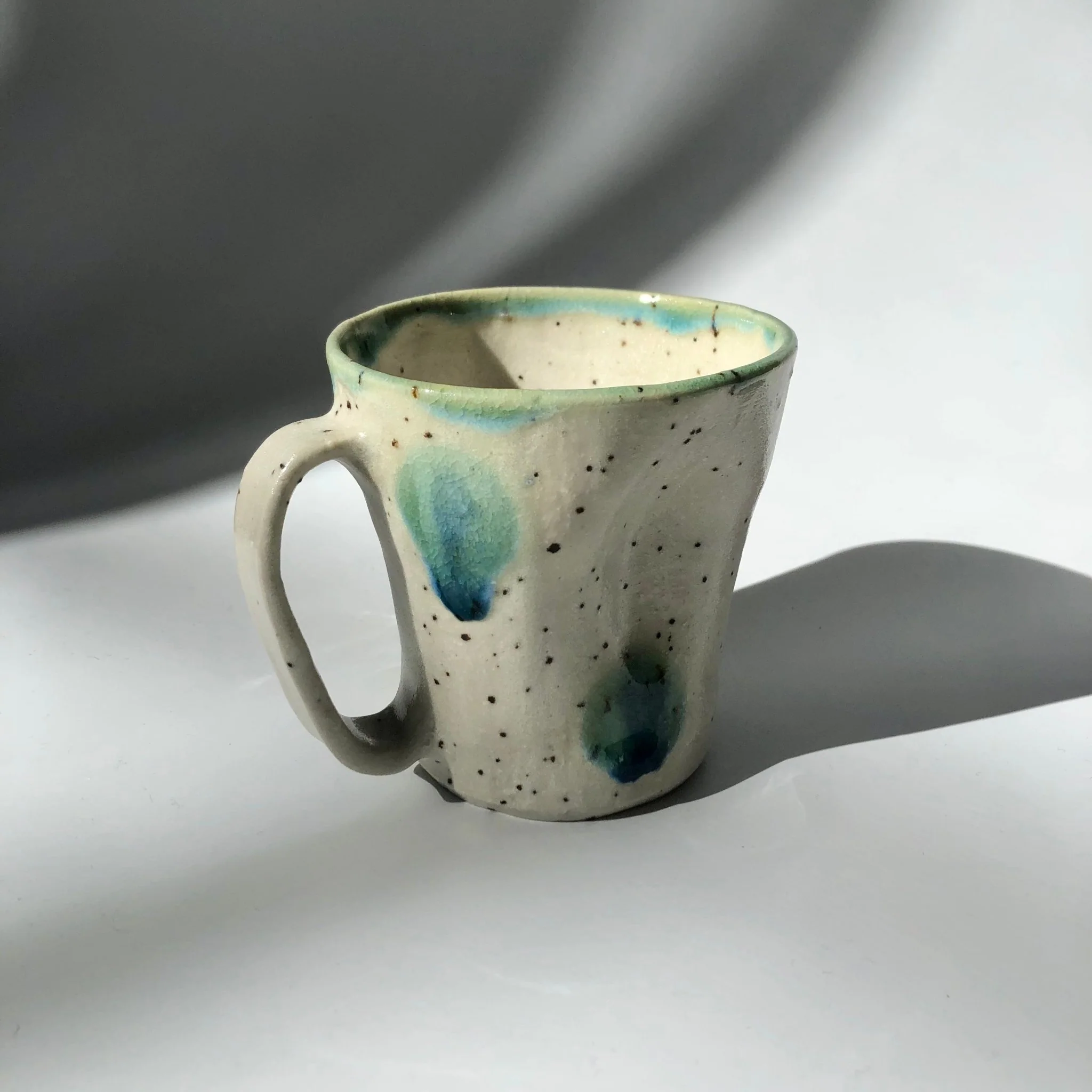 Hiroshi Hirai: Heart Shaped Mug Cup, Green Accents - Image 5