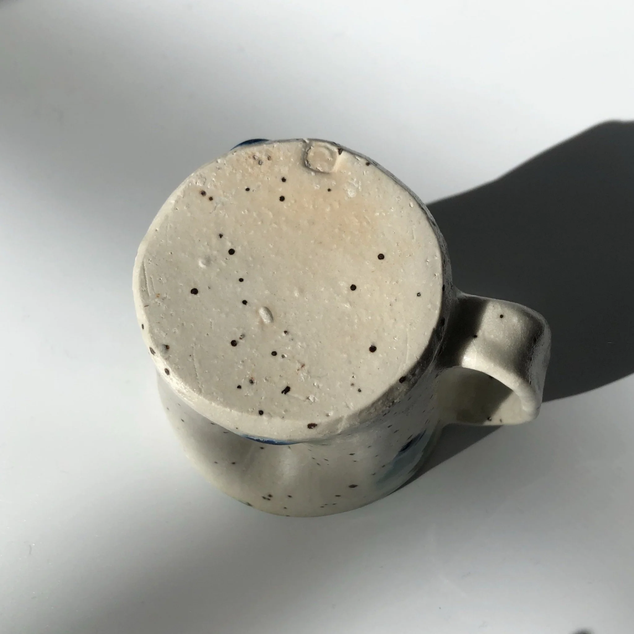 Hiroshi Hirai: Heart Shaped Mug Cup, Green Accents - Image 8