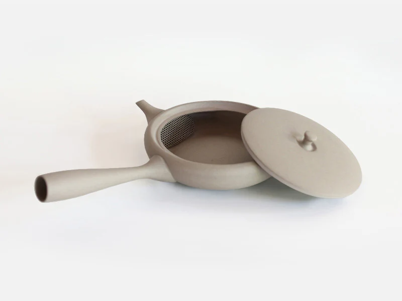 Jinsui Kiln: TOKI - SHIROHAI, Flat Tokoname Kyusu Tea Pot (80ml, Gray) - Image 3