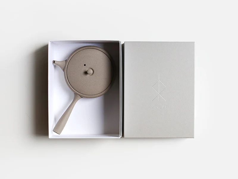 Jinsui Kiln: TOKI - SHIROHAI, Flat Tokoname Kyusu Tea Pot (80ml, Gray) - Image 6