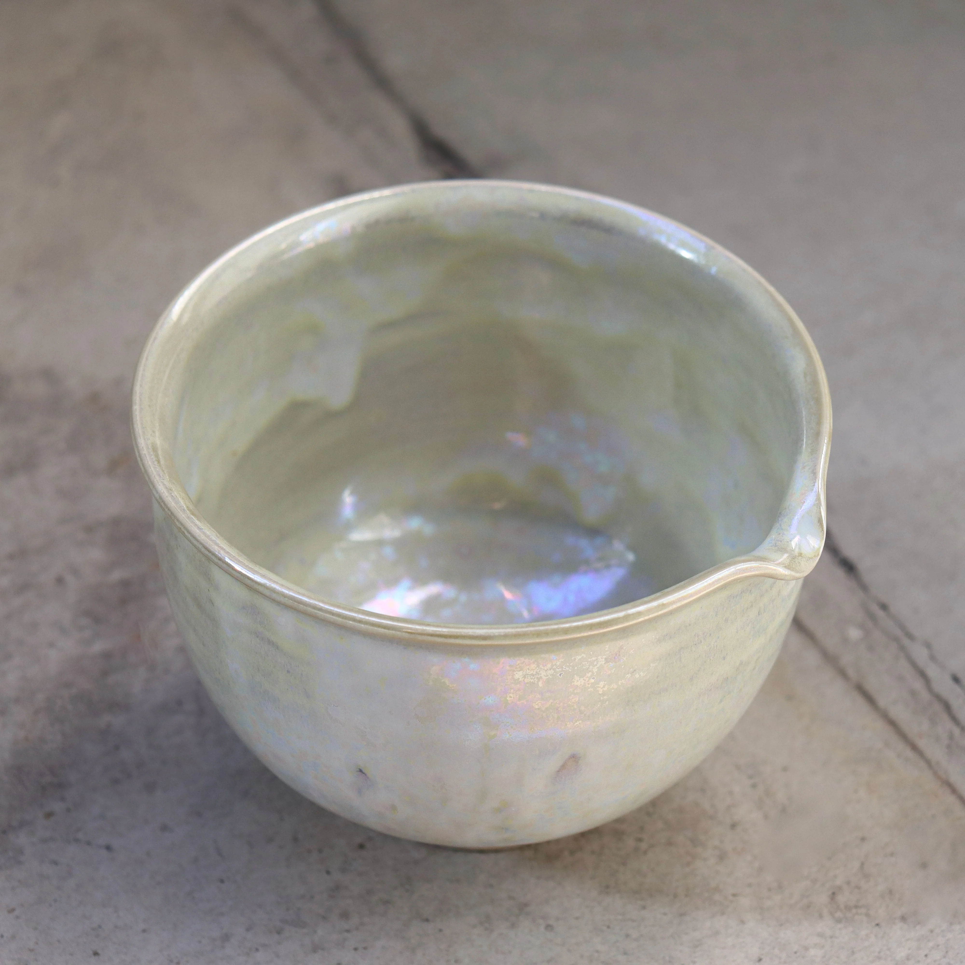 Kiwakoto Suikaen Matcha Pouring Bowl Pearl パール片口抹茶碗 - Image 7