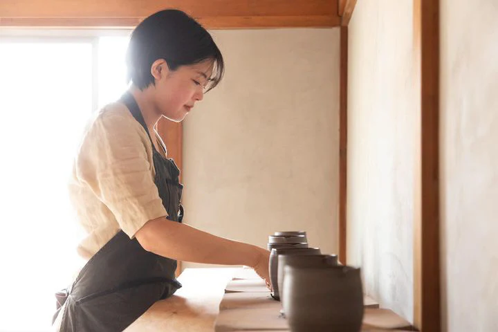 Mayako Nagasawa Round Tea Cup - Image 7