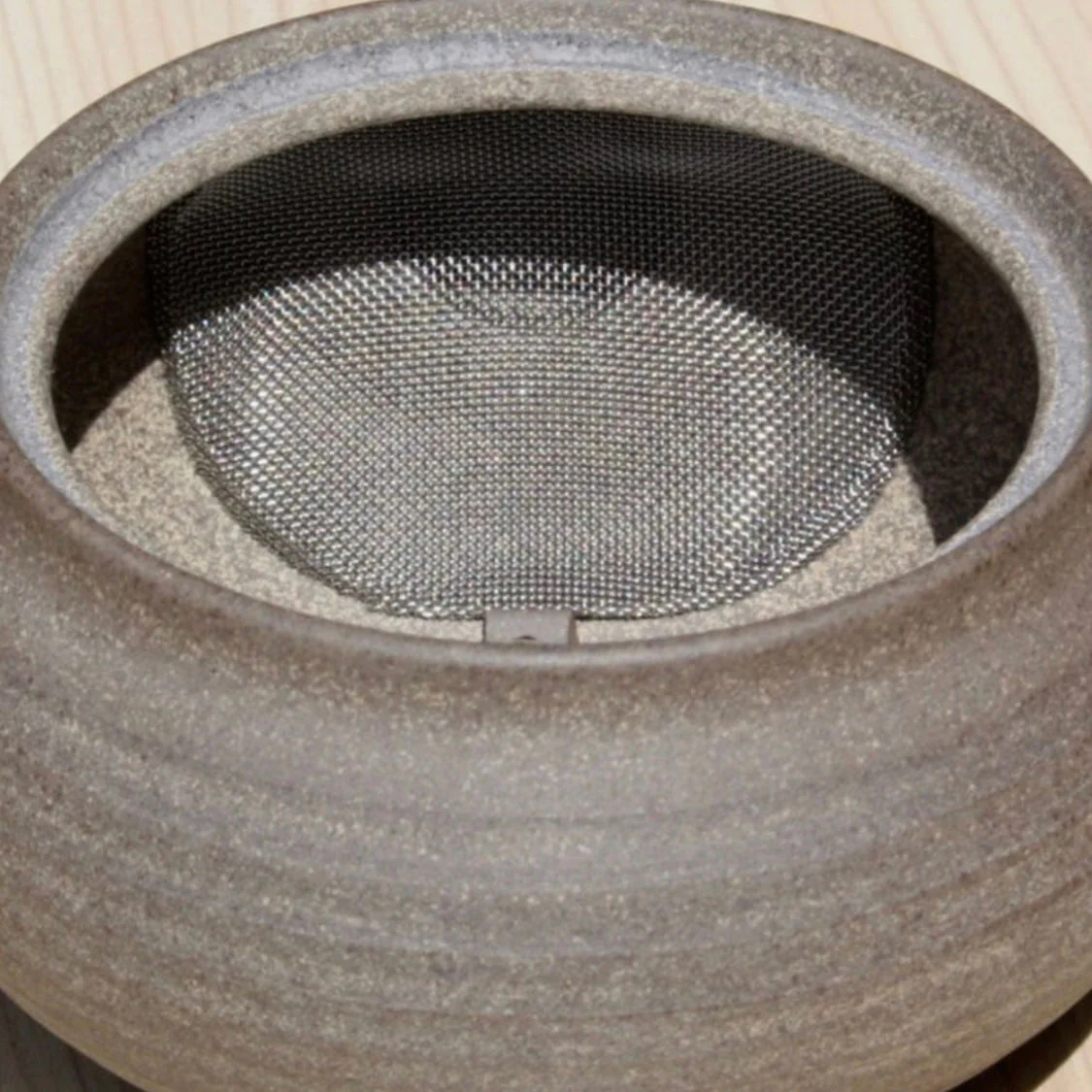 Morimasa Kiln (Y428): Yakijime Tokoname Kyusu Tea Pot (260 ml) - Image 2