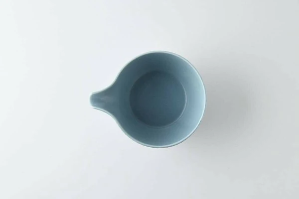 Oda Pottery: Sazanami Design Porcelain Bowl with Pouring Lip (Dark Blue) 小田陶器さざなみ片口小鉢(ブルーグレー) - Image 2