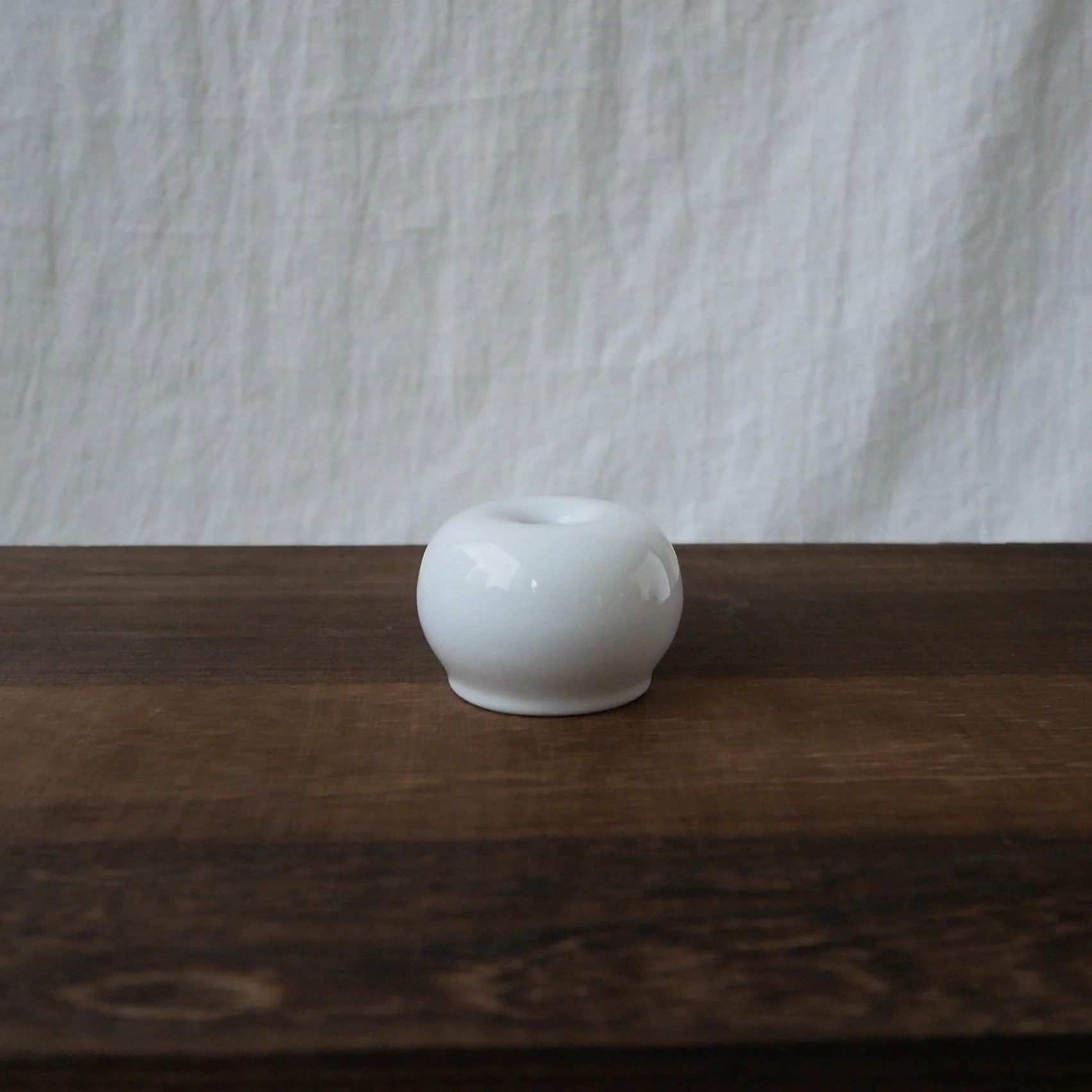Origami Tea - Modern Whisk Stand, Porcelain White 茶筅立て白磁 - Image 4