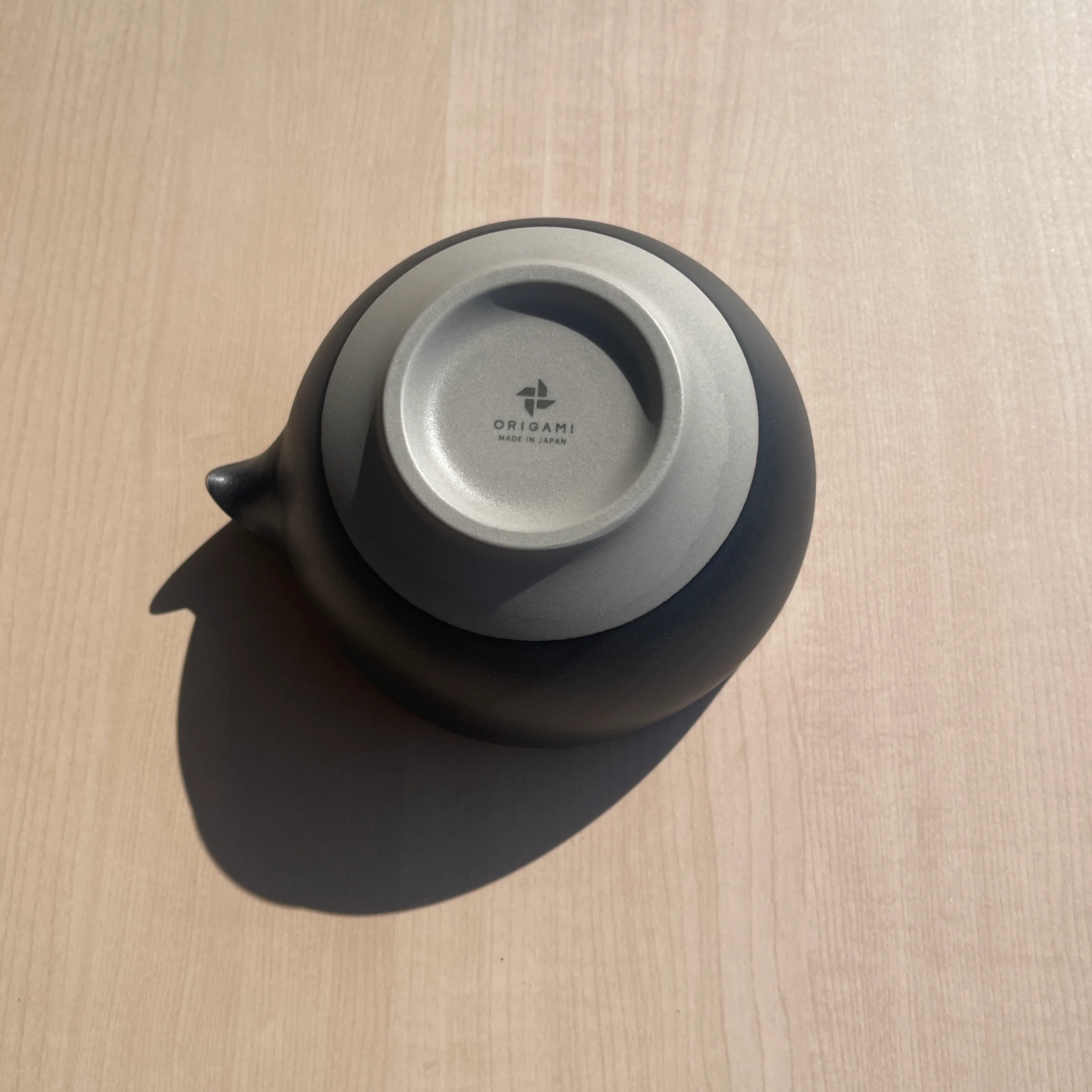 Origami Tea - Pour Sumi Black - Minoyaki Porcelain Katakuchi Matcha Bowl with Pouring Lip - Image 3