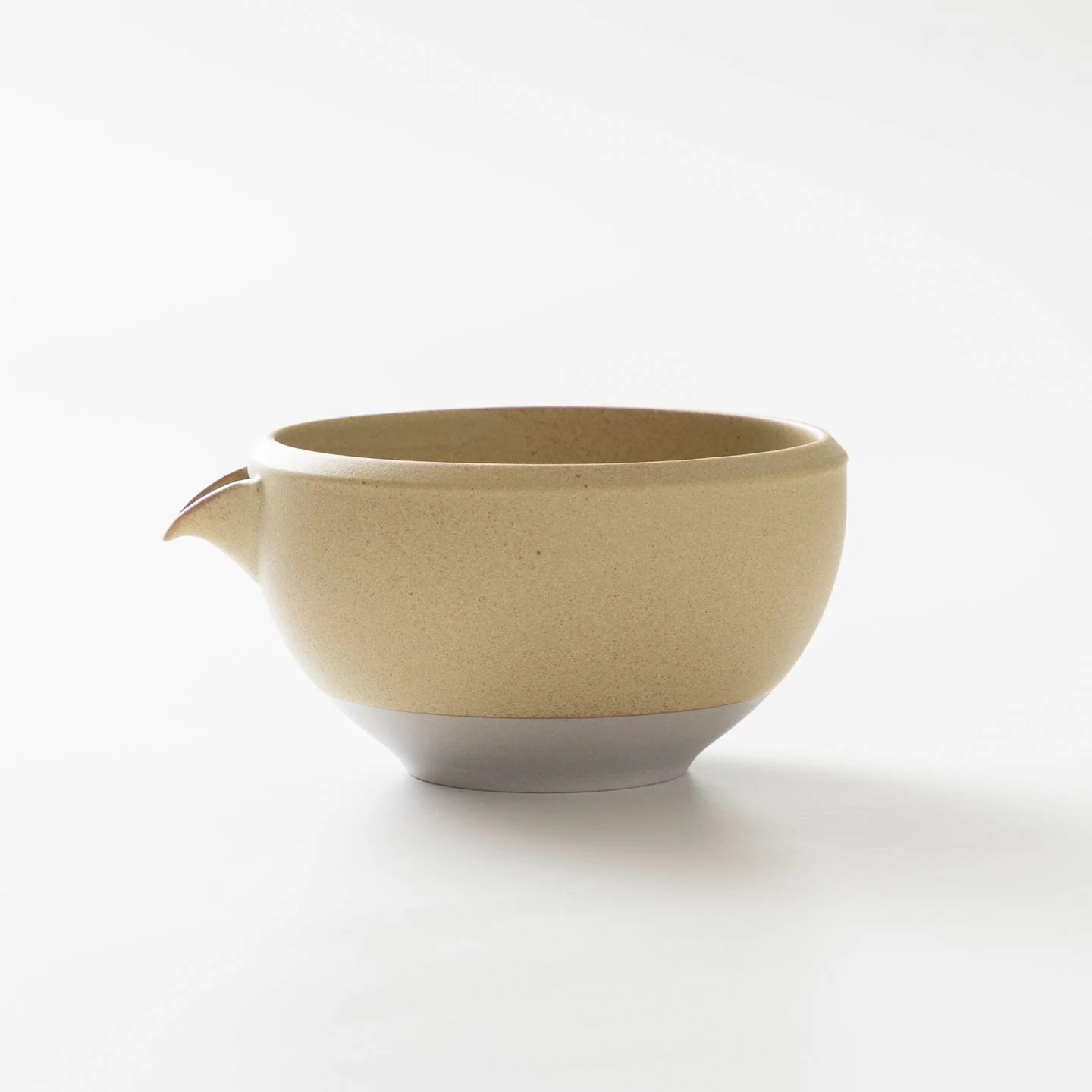 Origami Kai - Pour Wara Brown - Minoyaki Porcelain Katakuchi Matcha Bowl with Pouring Lip - Image 3