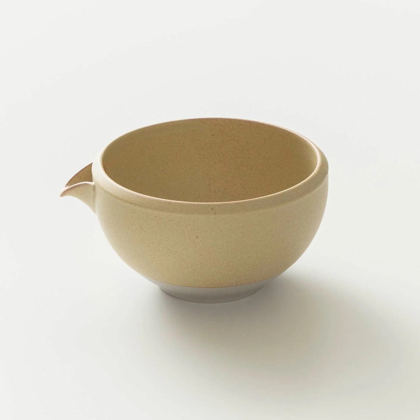 Origami Kai - Pour Wara Brown - Minoyaki Porcelain Katakuchi Matcha Bowl with Pouring Lip - Image 4