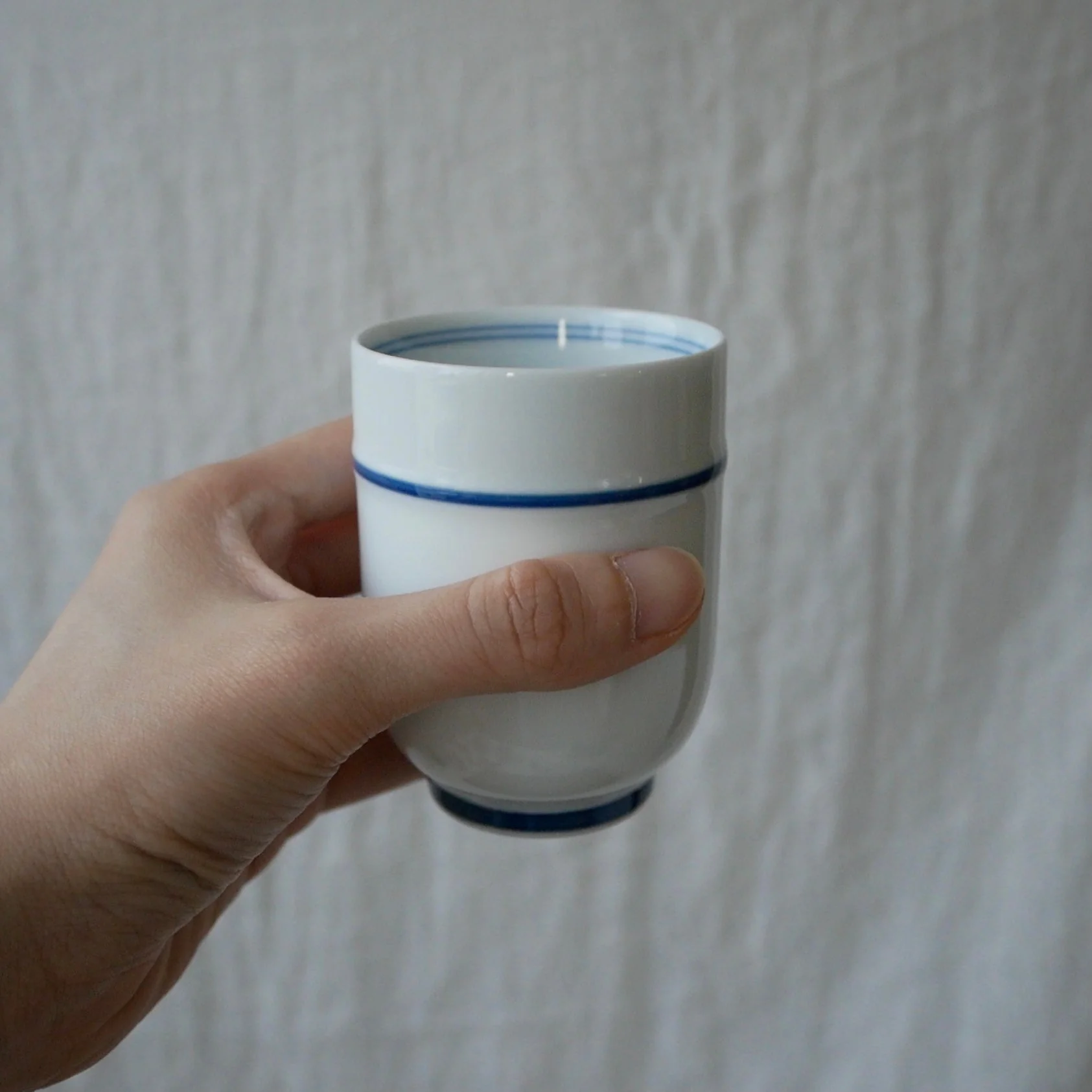 Saikai Ceramics: Blue Trim, White Porcelain Yunomi Tea Cup 150 ml - Image 2