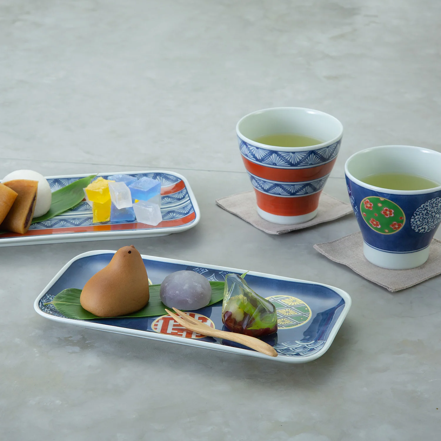 Saikai Ceramics: Nishiki Flower Pattern Rectangle Plate - Image 2