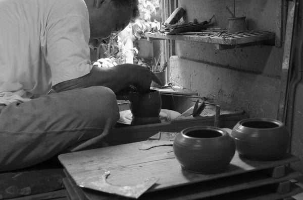 SALIU - Black Tokoname Yunomi Tea Cup -RYO-　湯呑み 凌 - Image 8