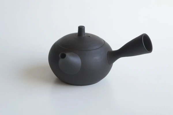 SALIU - Black Tokoname Kyusu Tea Pot -RYO- 急須 凌 - Image 3