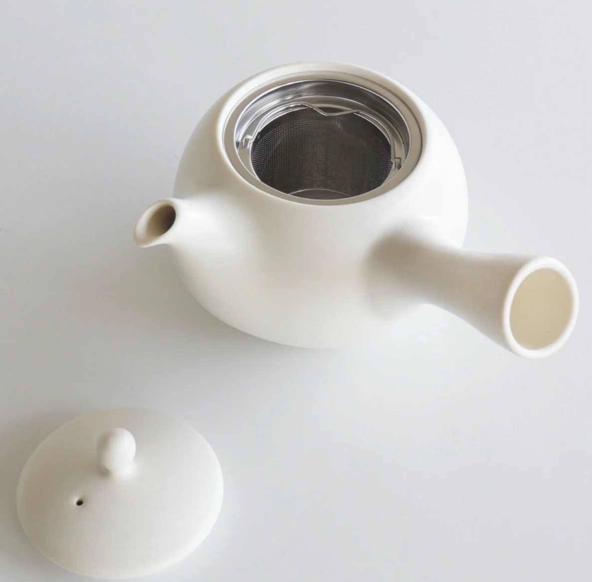 SALIU -YUI- Kyusu Tea Pot (White) - Image 2