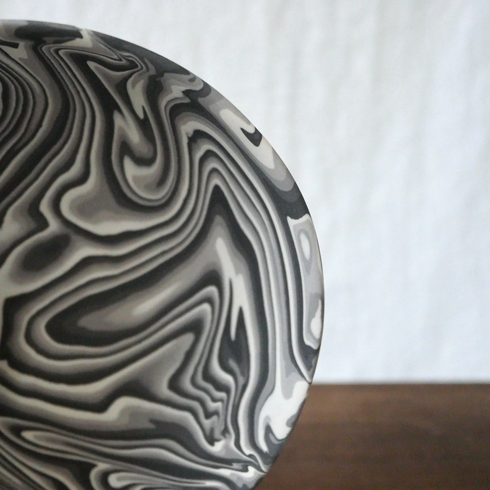 Shinro Yamamoto: Marble Porcelain Matcha Bowl (SOLD OUT) - Image 3