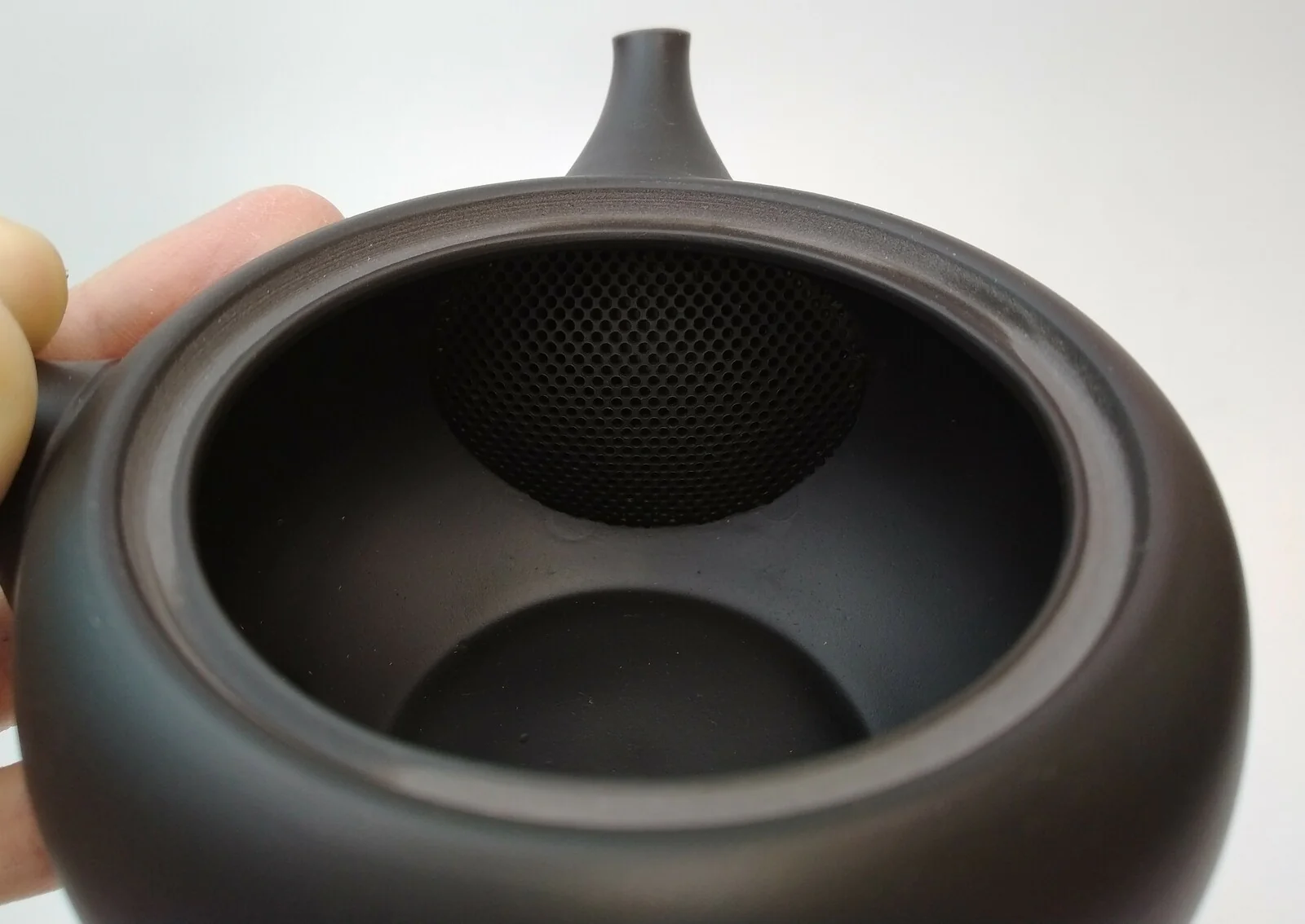 Takasuke Kiln (Y115) 高資陶苑: Tokoname Kyusu Tea Pot, Black, Kikumaru Ceramic Mesh Strainer 250 ml - Image 6