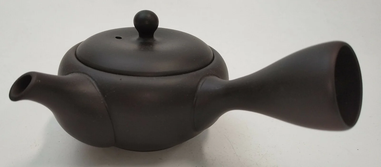 Takasuke Kiln (Y118) 高資陶苑: Tokoname Kyusu Tea Pot, Black, Ceramic Mesh Strainer 100 ml - Image 4