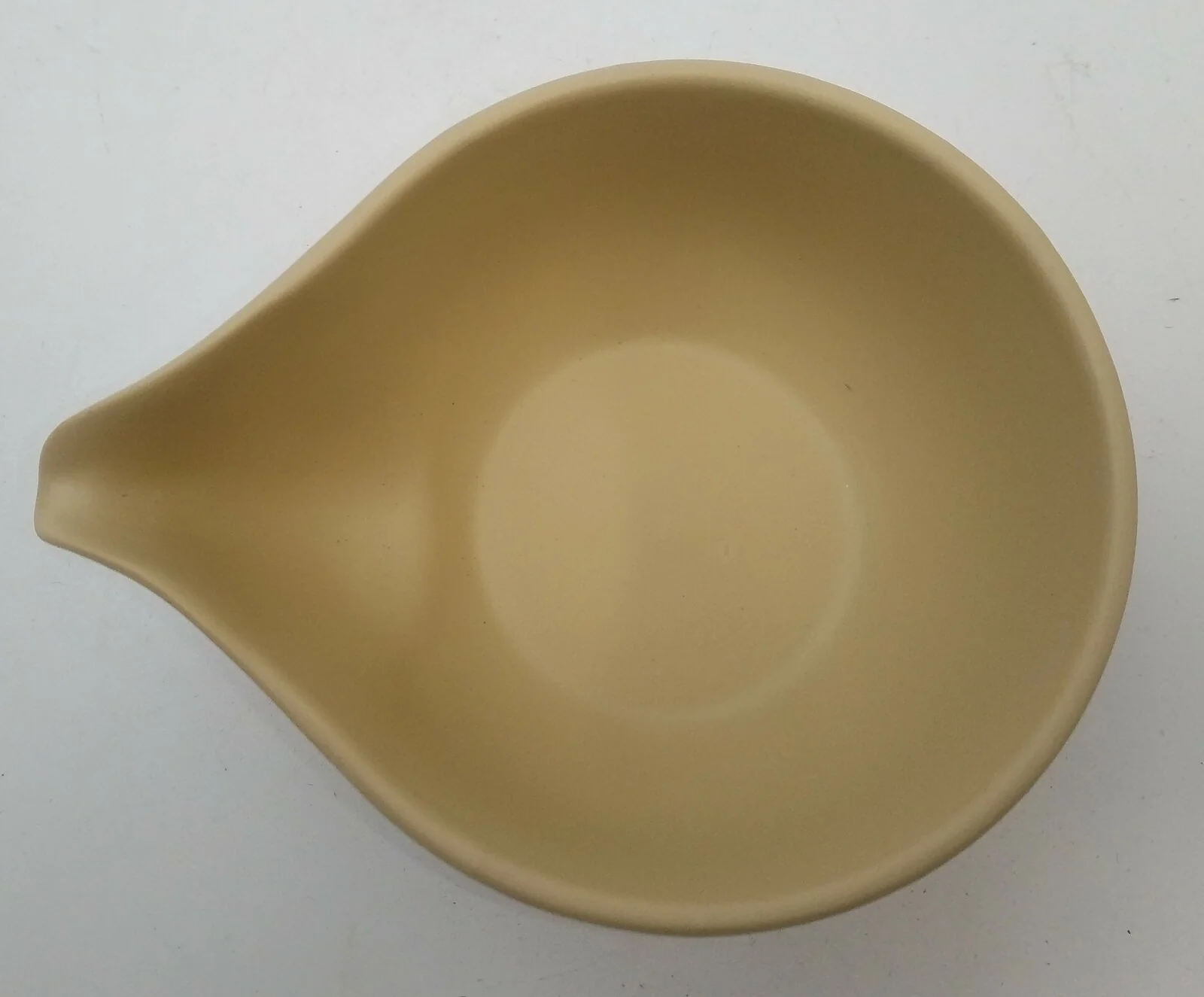 Takasuke Kiln (Y120) 高資陶苑: Tokoname Yuzamashi Cooling Bowl, Sand Yellow, 160 ml - Image 2