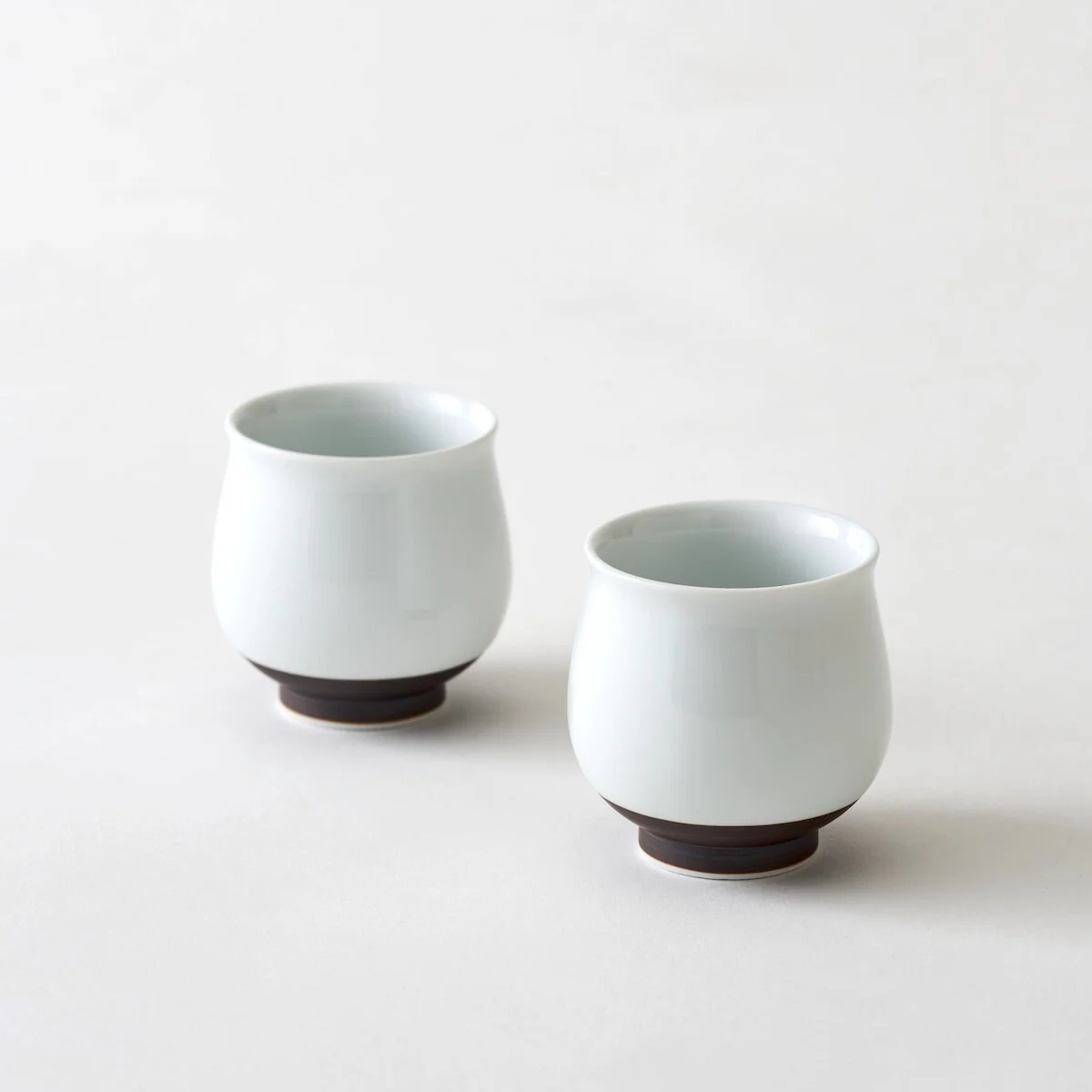 WDH - Hasamiyaki Porcelain White Kyusu Tea Set (Pot + 2 Cups) - Image 4
