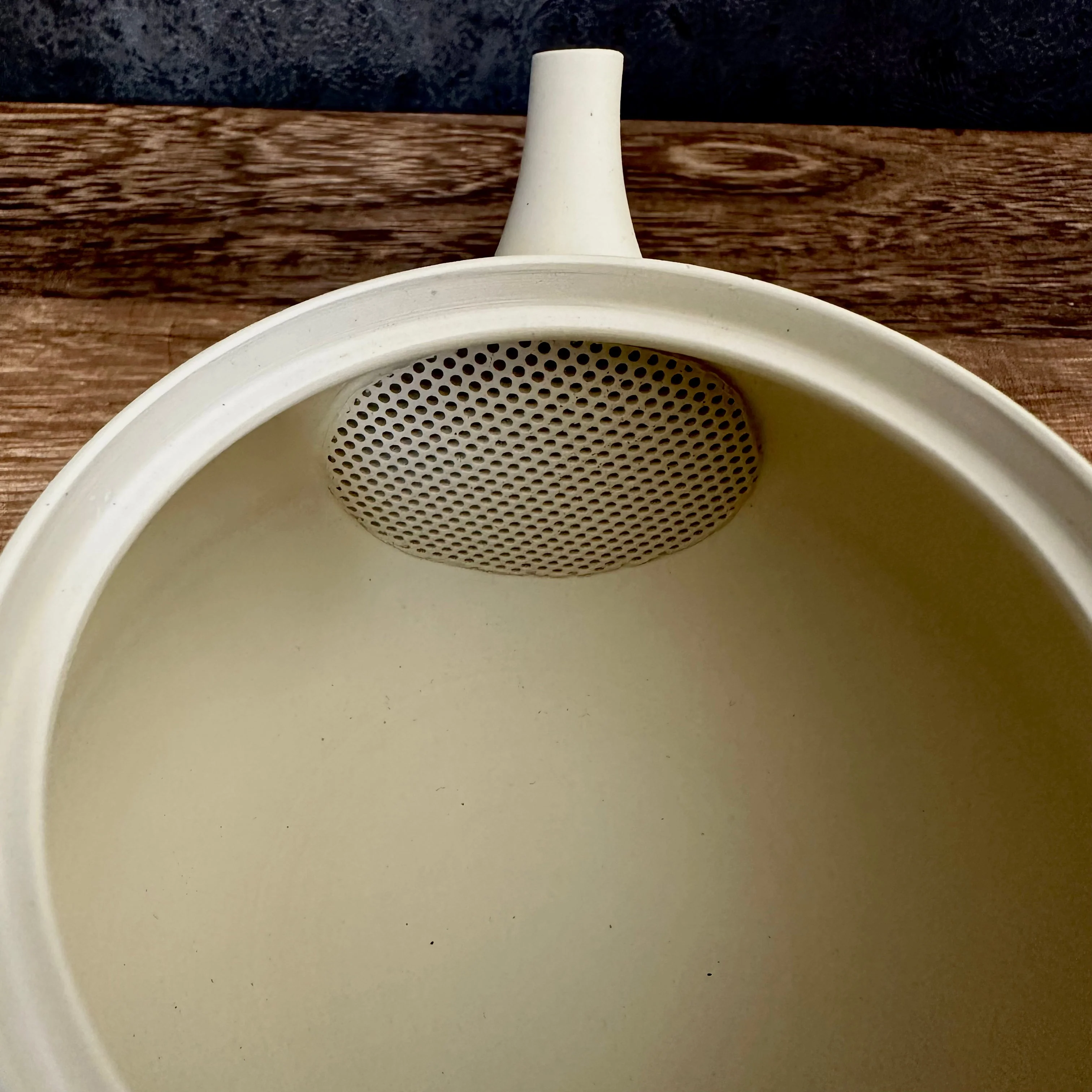 Yamaki ikai (Tousen): Tokoname White Kyusu Tea Pot 常滑 陶仙ホワイト急須 - Image 10