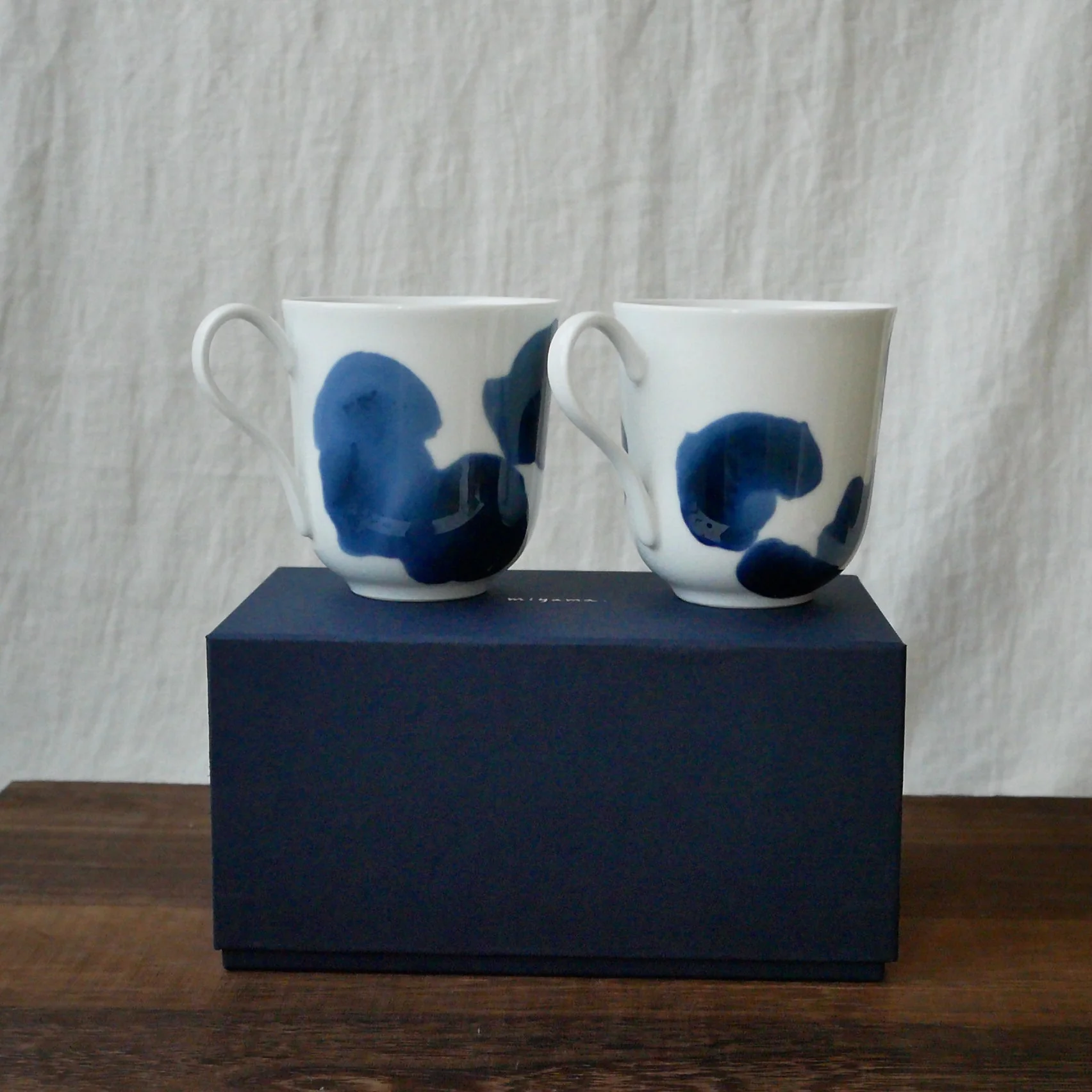 Yamani - Miyama Tableware: Blue Ink White Paired Mugs - Image 2
