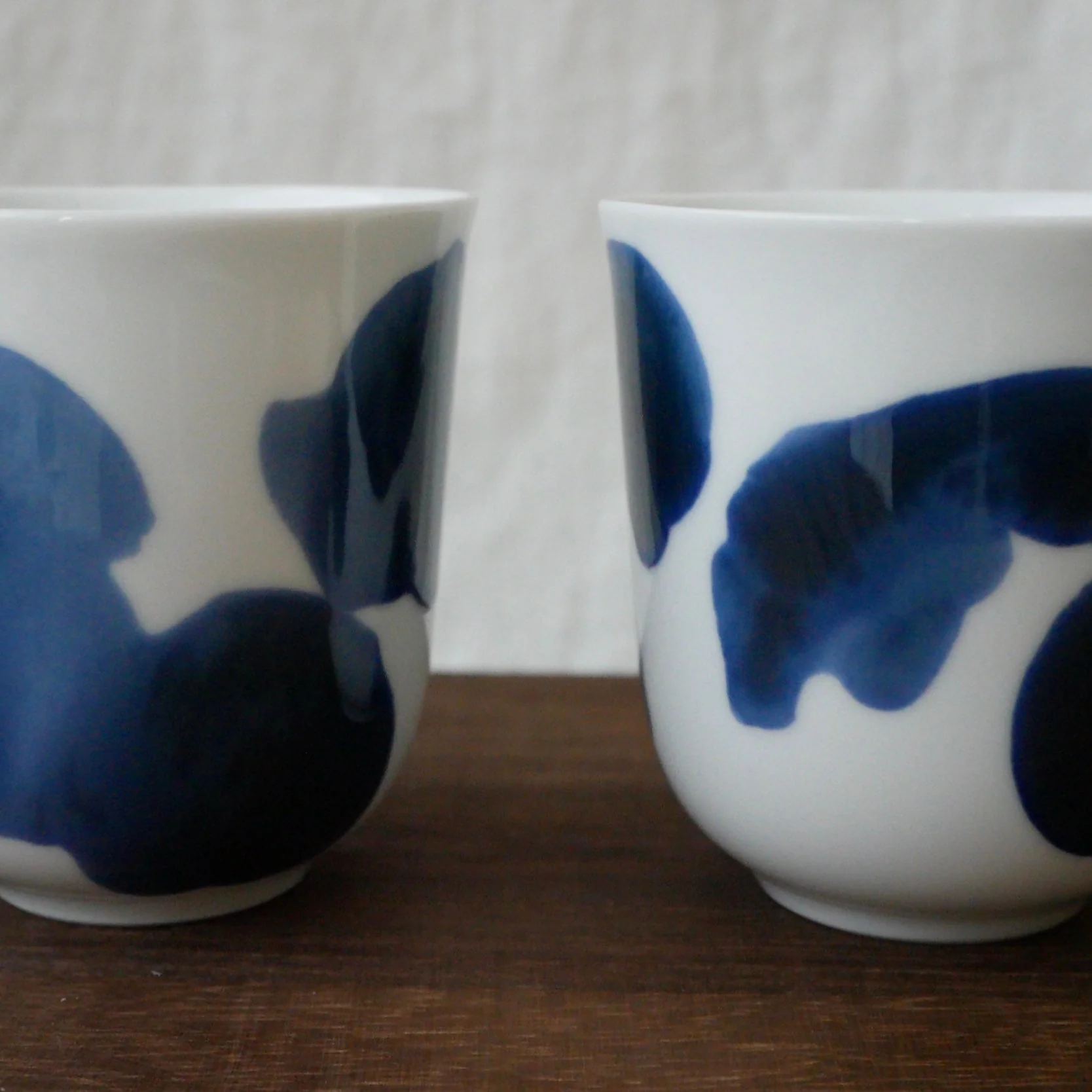 Yamani - Miyama Tableware: Blue Ink White Paired Mugs - Image 3