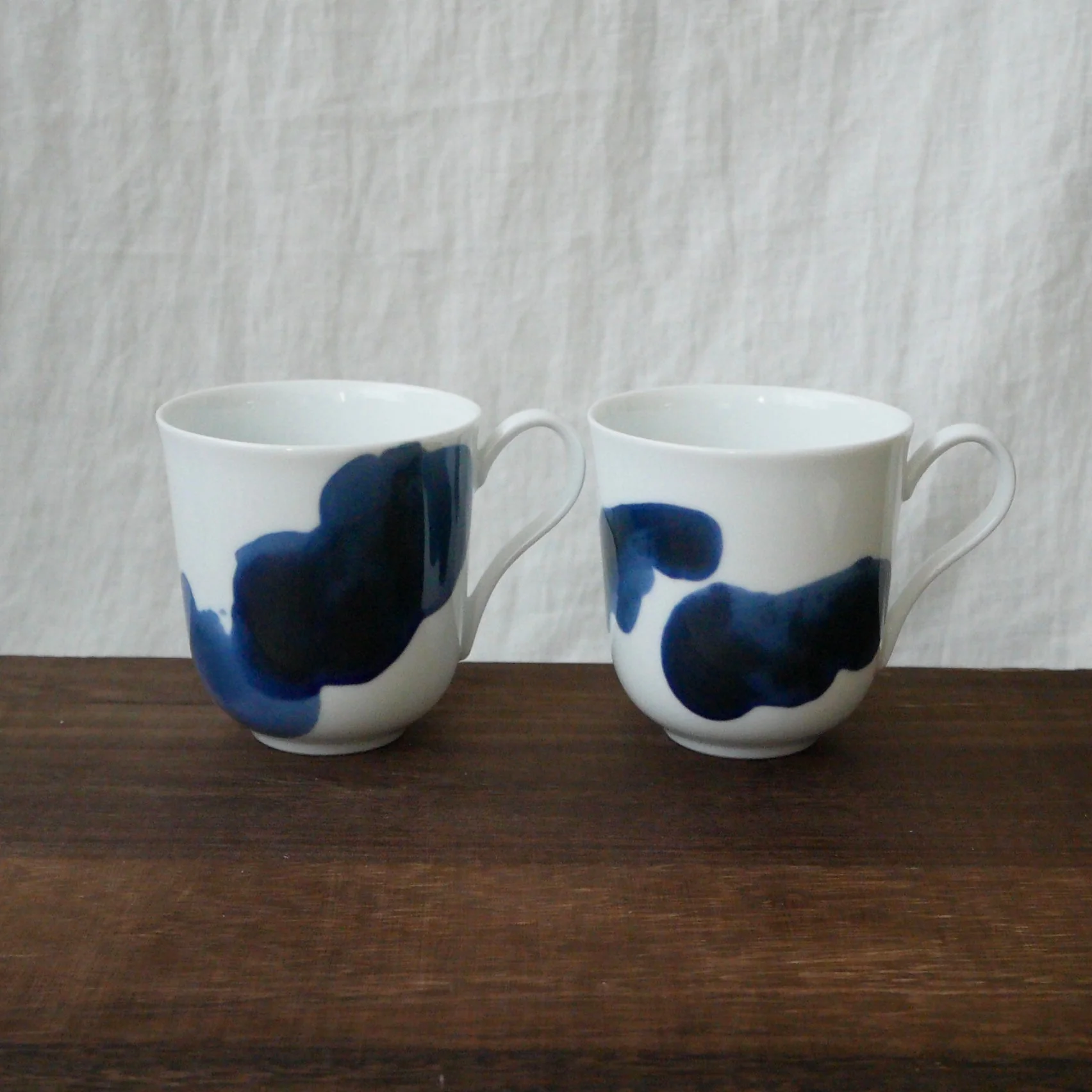 Yamani - Miyama Tableware: Blue Ink White Paired Mugs - Image 6