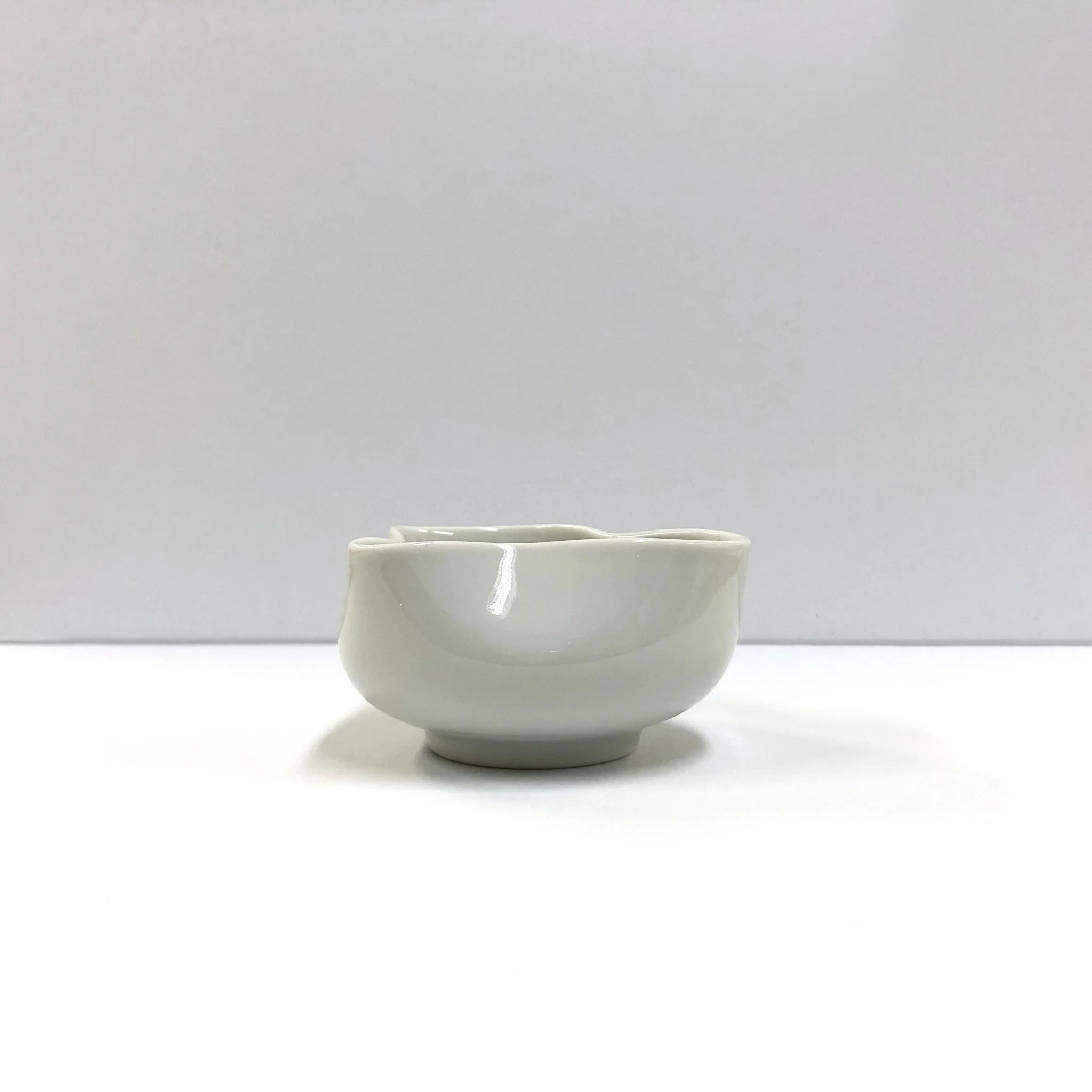 Yamatane: Tea Professional's White Porcelain Cooling Bowl, Yuzamashi - Image 4