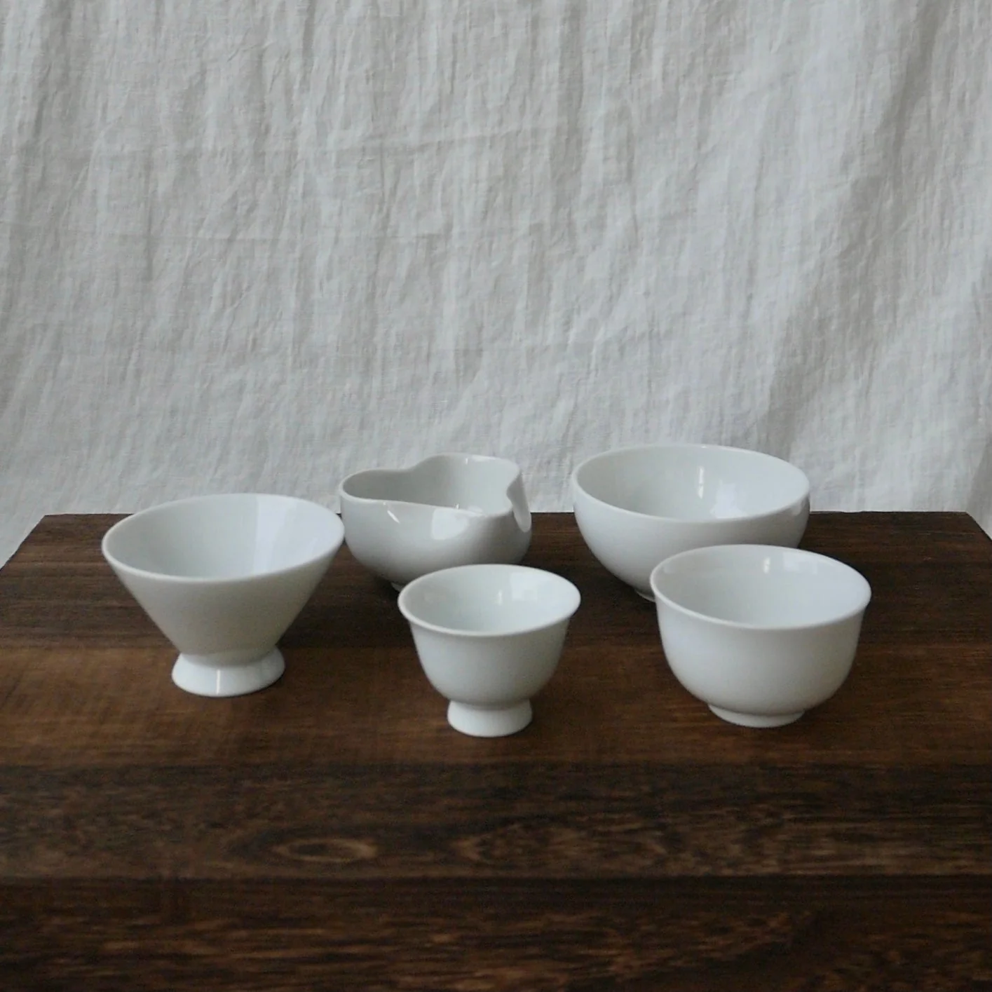 Yamatane キ39-29: Tea Professional's White Porcelain Tea Cup - Small　美濃焼 湯呑み(小) - Image 3